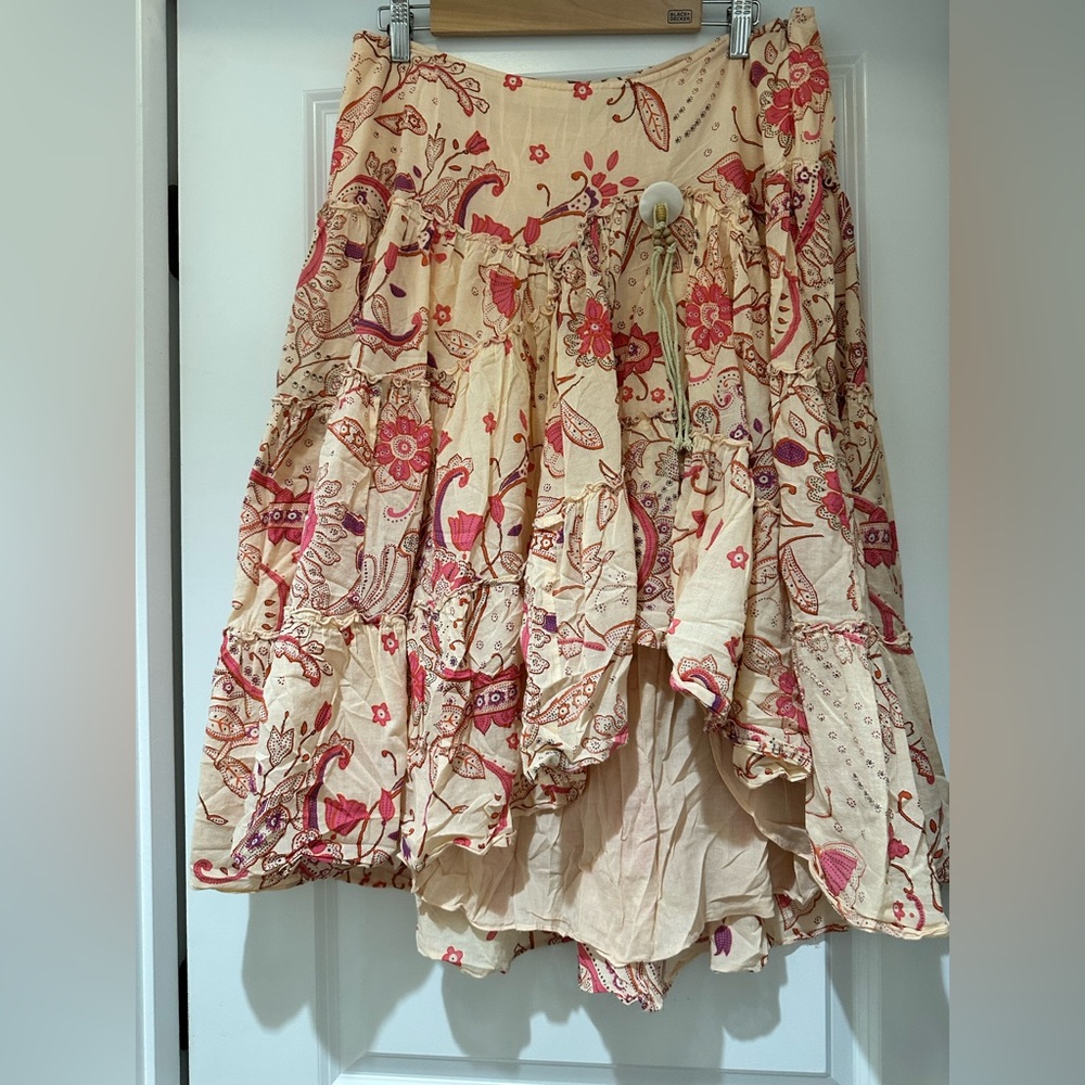 100% Cotton Lined Floral Bohemian Hi/Low Skirt in Cream and Peach Size 16